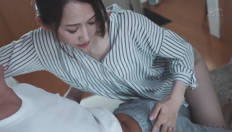 Phang cô gái ti hồng quá rực rỡ Kana Mito